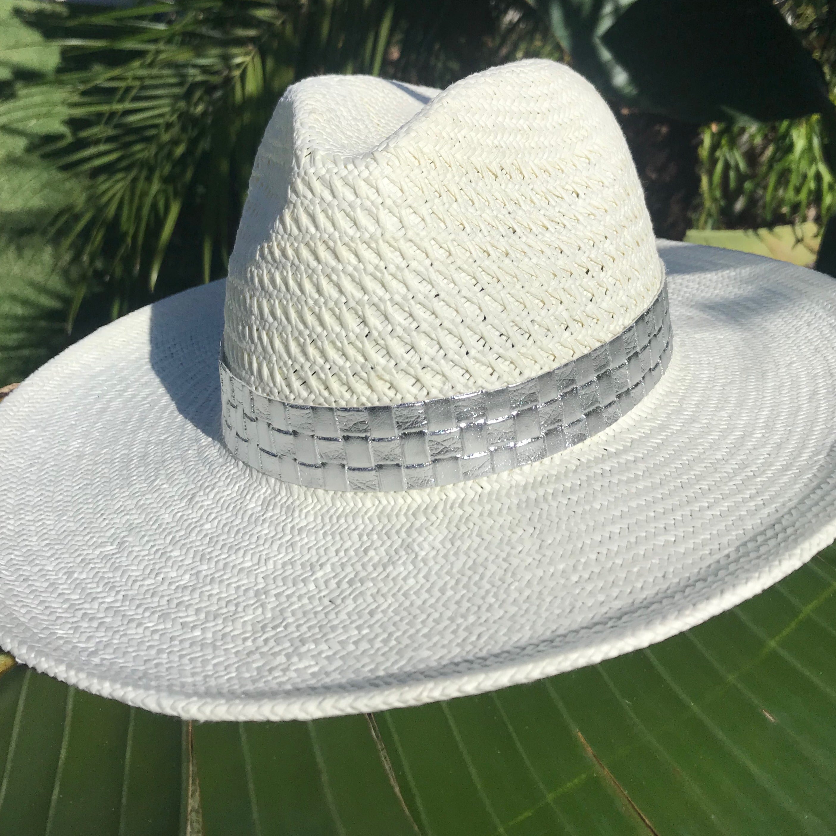 White Panama Hat with Silver Croc